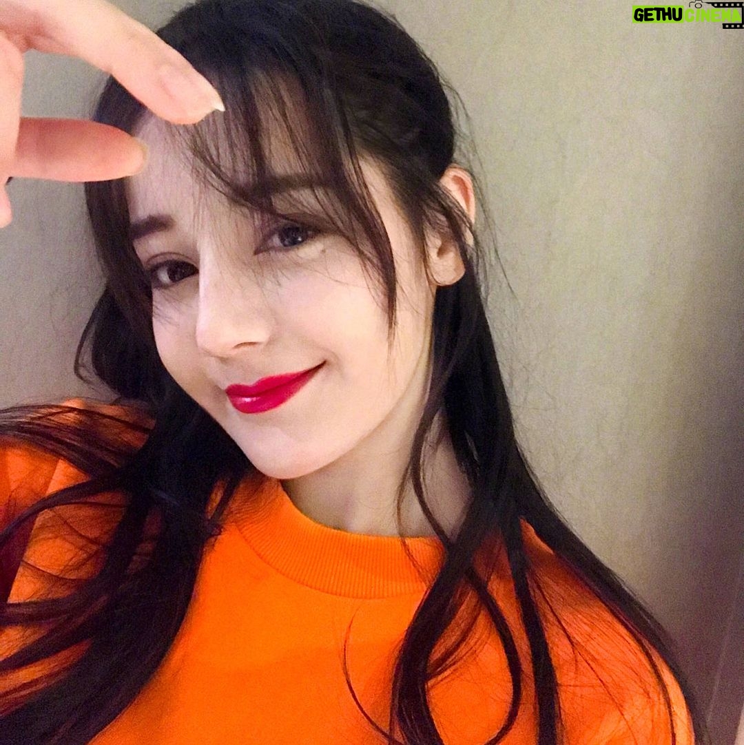 Dilraba Dilmurat - 14.4K Likes - 对不起爱丽丝们,来晚了❤️