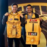 Dilruk Jayasinha Instagram - Last Saturday was far from an ideal result on the scoreboard for @hawthornfc but was unbelievably chuffed when @robmillsymills and I were surprised at the President’s Lunch when we were gifted our own guernseys, names on it and everything! Was extra special to have my mate Al Higg as my guest in the crowd, who was the bloke who first got me into, not just hawthorn, but AFL in general! Thanks again Hawthorn and sorry I wasn’t the lucky charm I promised I’d be that day! Melbourne Cricket Ground (MCG)