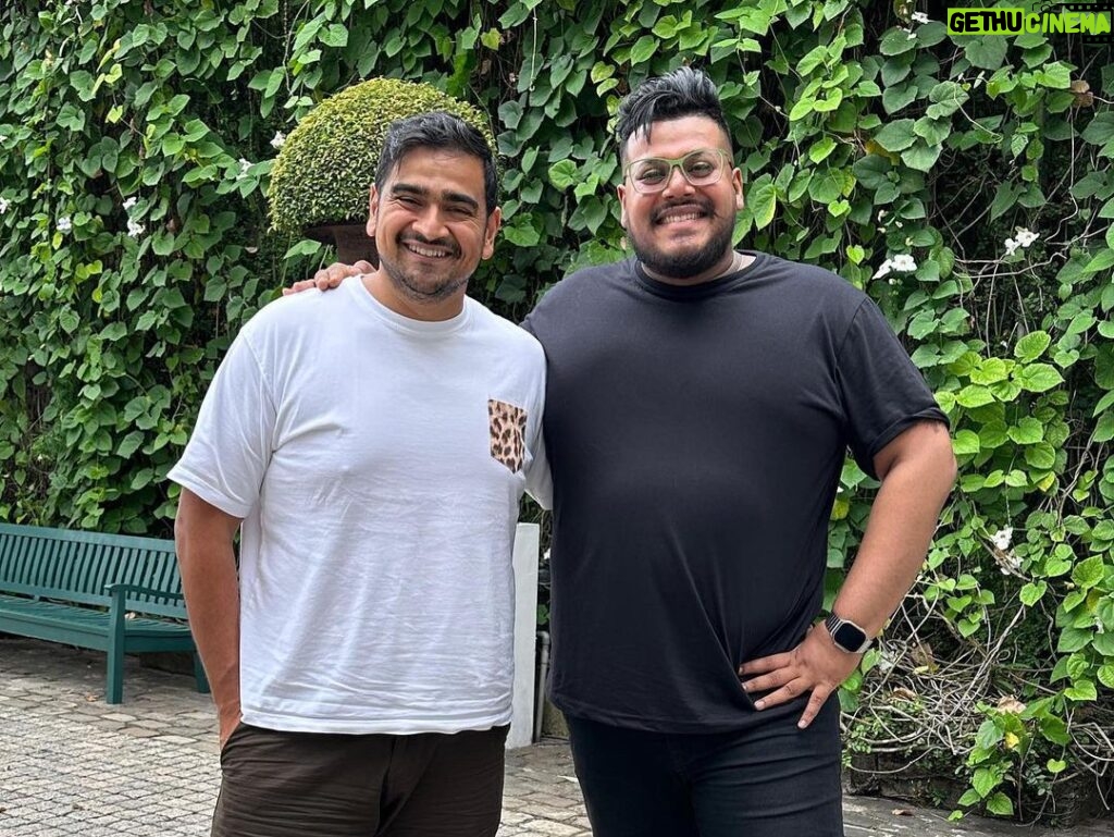 Dilruk Jayasinha Instagram - එහෙනම් කොල්ලො අපි ගියා👋🏾! Till we meet again Mother Lanka! Thank you for all the delicious calories and soulful chats! Can’t believe in 10hrs I go from this weather to a Melbourne winter 🥶! 🙏🏾🇱🇰 Colombo Sri Lanka