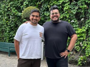 Dilruk Jayasinha Instagram - එහෙනම් කොල්ලො අපි ගියා👋🏾! Till we meet again Mother Lanka! Thank you for all the delicious calories and soulful chats! Can’t believe in 10hrs I go from this weather to a Melbourne winter 🥶! 🙏🏾🇱🇰