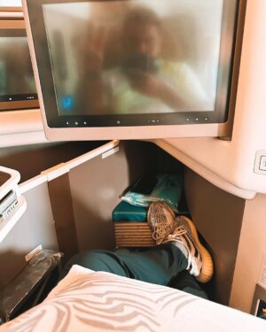 Dilruk Jayasinha Instagram - Supermassive thank you to @srilankanairlinesofficial for truly a dream flight from my new home to my old home. Those 10hrs+ from Melbourne to Colombo flew by (🤓✌🏾) and the deliciousness kept coming! Apologies to the attendant who had to serve me while I was balling my eyes out for an animated movie with Kevin Hart as a dog 🤦🏾‍♂️! Must’ve been the altitude🤷🏾‍♂️!