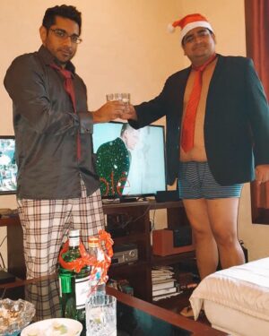 Dilruk Jayasinha Instagram - It’s that time again to bring this artwork out. Merry Colombo Christmas from an era I only have vague memories of. May your breakfast Gin & Tonics be had in moderation so that you won’t eventually need to get by with only soda waters like I do now. Have a good one everyone 🎅🏾