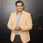 Dilruk Jayasinha Instagram - It was an absolute dream to be a national grand finalist for @melbcomedyfestival’s annual Raw Comedy competition. And though as a competitor I didn’t make it through the first round in my attempt 12 years ago, I took the scenic route and was over the moon to be asked to be this year’s host! It was good reminder of 2 things; 1) never give up on your dreams 2) the judges sometimes fuck up and get it wrong 😜! Silliness aside I was completely blown away by the standard of the performers and I’m worried about my job security with such incredible talent that’s headed their way to takeover the Australian comedy scene. Well done everyone involved and thank you for the genuine honour of hosting this incredible event. 📸 @nickmickpics & styling; @styledbyramzy @declicmenswear Melbourne Town Hall