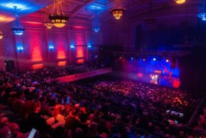 Dilruk Jayasinha Instagram - It was an absolute dream to be a national grand finalist for @melbcomedyfestival’s annual Raw Comedy competition. And though as a competitor I didn’t make it through the first round in my attempt 12 years ago, I took the scenic route and was over the moon to be asked to be this year’s host! It was good reminder of 2 things; 1) never give up on your dreams 2) the judges sometimes fuck up and get it wrong 😜! Silliness aside I was completely blown away by the standard of the performers and I’m worried about my job security with such incredible talent that’s headed their way to takeover the Australian comedy scene. Well done everyone involved and thank you for the genuine honour of hosting this incredible event. 📸 @nickmickpics & styling; @styledbyramzy @declicmenswear