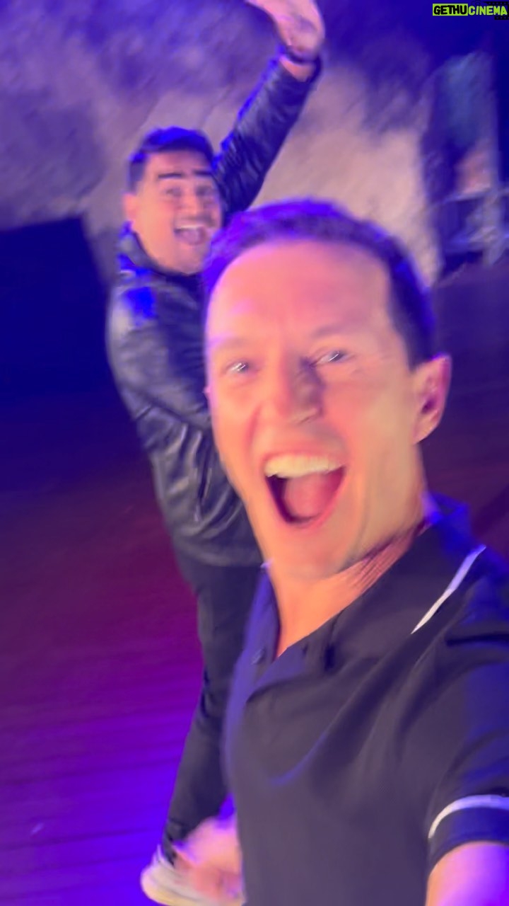 Dilruk Jayasinha Instagram - An absolute fever dream performing in a WA quarry along side television royalty @rovemcmanus. Thank you @comedyloungewa for another run of spectacular gigs!