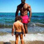 Dimitri Delavegas Instagram - ❤️❤️❤️SUMMER2k20❤️❤️❤️ ➖➖➖➖➖➖➖➖➖➖➖➖➖➖➖➖➖➖ Première vacances avec My BoO ❣️ First vacation with My BoO ❣️ ➖➖➖➖➖➖➖➖➖➖➖➖➖➖➖➖➖➖ #love #baby #cataleya #sainttropez #playa #plage #mer #cacahuete #bebeours #mamanours #papaours #daddylove #daughterandfather #daughter #metisse Saint-Tropez