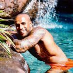 Dimitri Delavegas Instagram - 😄😄😄SMILE FOR LIFE😄😄😄 ➖➖➖➖➖➖➖➖➖➖➖➖➖➖➖➖➖➖ #body #bodybuilding #mensphysique #ifbbproleague #muscu #musculation #fit #fitness #fitnessmotivation #hawaii #lesanges8 #lesanges #honolulu #smile😊 Hawai Honolulu Beach
