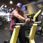 Dimitri Delavegas Instagram - 🦍🦍🦍DOSMURAILLE🦍🦍🦍 ➖➖➖➖➖➖➖➖➖➖➖➖➖➖➖➖➖➖ Qui a envie d’avoir un dos aussi large que @lamurailledechine, 6 plaques minimum sur la machine 😊➖➖➖➖➖➖➖➖➖➖➖➖➖➖➖➖➖ Who wants to have a back as wide as @lamurailledechine 6 plates minimum on the machine😊 ➖➖➖➖➖➖➖➖➖➖➖➖➖➖➖➖➖➖ #back #murailledechine #body #bodybuilding #muscu #musculation #ifbb #proleague #fit #fitness #fitnessparkpoitiers #fitnessgirl #fitboy #paris #aesthetic #mensphysique Fitness Park Poitiers