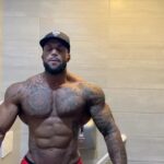 Dimitri Delavegas Instagram - 🦍🐘🦏MONDAYMOTIVATION🦏🐘🦍 ➖➖➖➖➖➖➖➖➖➖➖➖➖➖➖➖➖➖ Tout est full dans la maison post compétition ➖➖➖➖➖➖➖➖➖➖➖➖➖➖➖➖➖➖ Mes compléments dispo sur : 🌐www.amixfrance.fr 💊Code promo dimitri10 ➖➖➖➖➖➖➖➖➖➖➖➖➖➖➖➖➖➖ #muscu #musculation #fit #fitness #workout #work #aesthetic #massive #muscle #fitnessmotivation #fitnessgirl #fitboy #abs #chest #back #6pack #fitnessparkpoitiers Fitness Park Poitiers