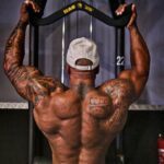 Dimitri Delavegas Instagram - 💥💥💥2023💥💥💥 ➖➖➖➖➖➖➖➖➖➖➖➖➖➖➖➖ Nouvelle année,nouveaux objectifs…. ➖➖➖➖➖➖➖➖➖➖➖➖➖➖➖➖ 📸: @benjamin_beneat_photographe 💪🏾: @fitnessparkpoitiers ➖➖➖➖➖➖➖➖➖➖➖➖➖➖➖➖ #body #bodybuilding #mensphysique #ifbbpro #2023 #happynewyear #muraille Fitness Park Poitiers