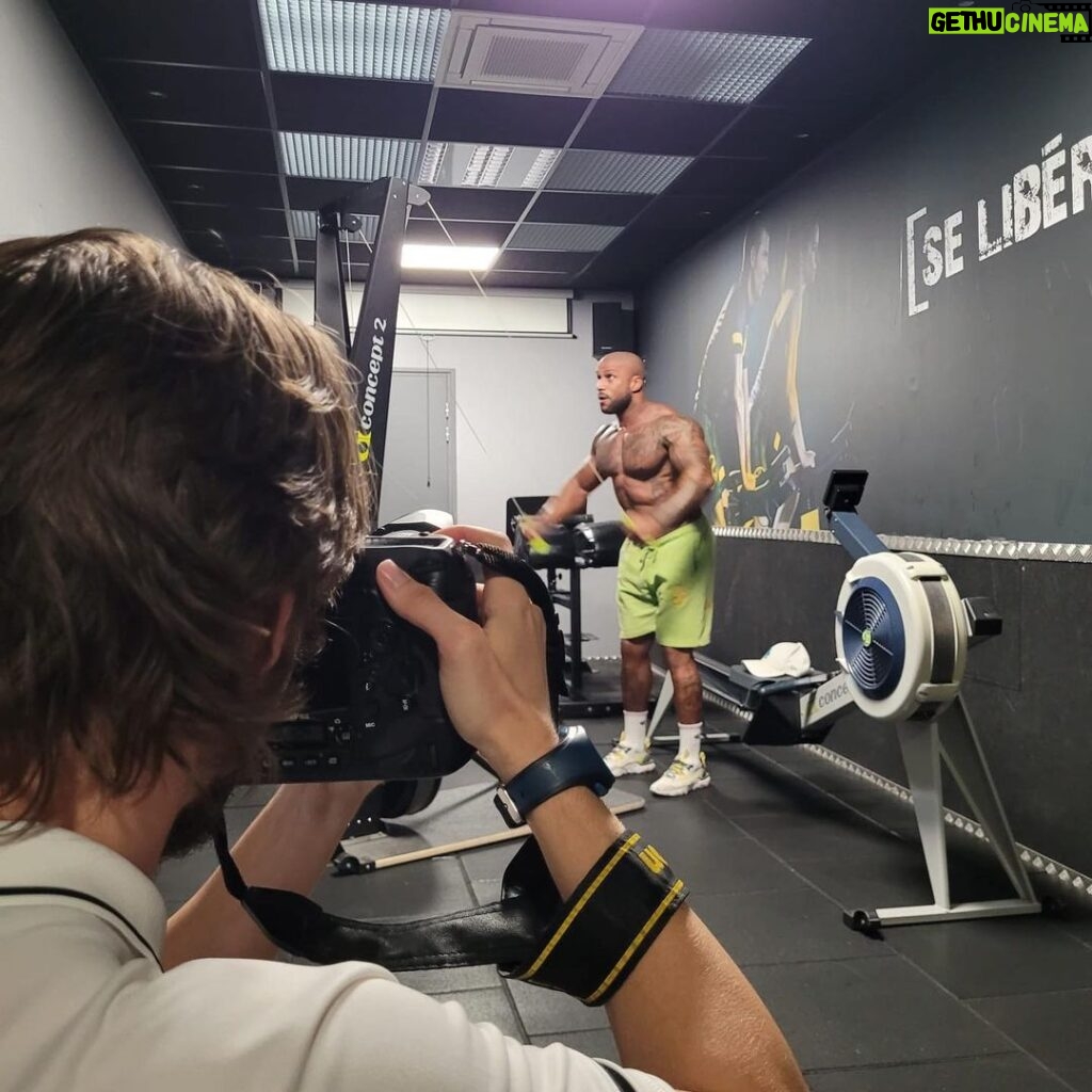 Dimitri Delavegas Instagram - ⭕️⭕️BACKSTAGESHOOT⭕️⭕️ ➖➖➖➖➖➖➖➖➖➖➖➖➖➖➖➖ 📸 @benjamin_beneat_photographe ➖➖➖➖➖➖➖➖➖➖➖➖➖➖➖➖ #shooting #photo #pix #body #bodybuilding #ifbb #ifbbpro #instagram #instagood #fitnessparkpoitiers # Fitness Park Poitiers