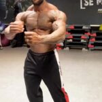 Dimitri Delavegas Instagram - ⬛️🔶2weeks🔶⬛️ ➖➖➖➖➖➖➖➖➖➖ Loading 82% ➖➖➖➖➖➖➖➖➖➖ @or_coaching_pro @guerrier_d_or @tom_ifbbgermaprobody @amixfrancenutrition code promo dimitri10 ➖➖➖➖➖➖➖➖➖➖ #bodybuilding #mensphysique #ifbbpro #competition #routine #methodeor Fitness Park Poitiers