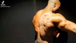 Dimitri Delavegas Instagram - 🟣🟣BACKTOBACK🟣🟣
➖➖➖➖➖➖➖➖➖➖➖➖
Before the show 💥
➖➖➖➖➖➖➖➖➖➖➖➖
#bodybuilding #mensphysique #muscu #guerrierdor #back #fit
