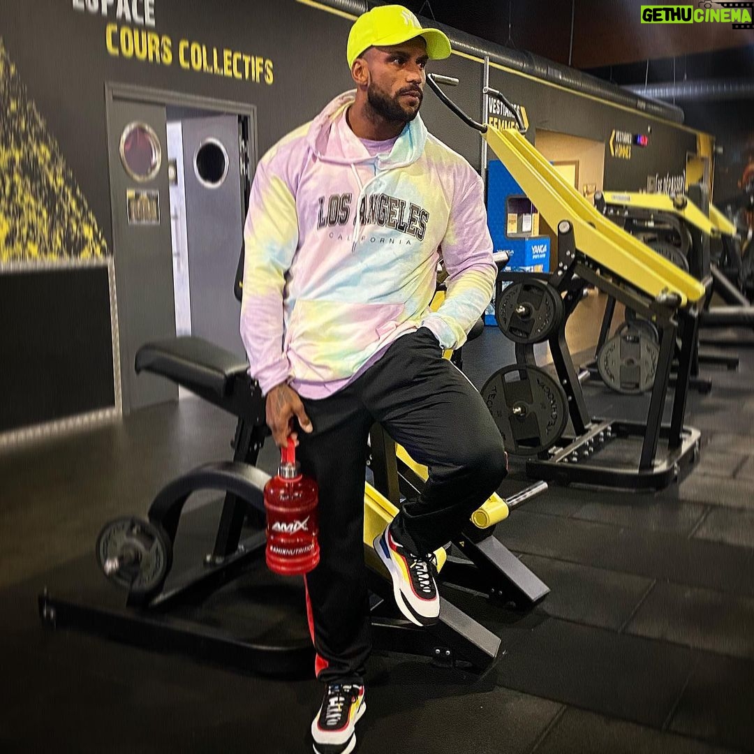 Dimitri Delavegas Instagram - ♦️♦️♦️AMIX♦️♦️♦️ ➖➖➖➖➖➖➖➖➖➖➖➖➖➖➖➖ Toute la gamme @amixfrancenutrition est disponible sur www.amixfrance.fr 💪🏾Code promo dimitri10 ➖➖➖➖➖➖➖➖➖➖➖➖➖➖➖➖ #body #bodybuilding #amixfrance #mensphysique #fit #fitness #musculation #eat #workout Fitness Park Poitiers