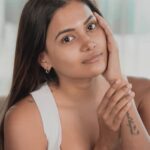 Dimpi Sanghvi Instagram - During my recent trip to snowy Finland, the cold weather made my skin super dry. But guess what saved the day? Simple’s Replenishing Cream Cleanser! It’s like a superhero for your skin with its 11% ceramide boost. Unlike topical ceramides, this cream cleanser penetrates deep into the skin, repairing and maintaining the skin barrier. Just a bit of this magic, and the skin goes from dry and sad to happy and glowing. So whether you’re in a winter wonderland or just dealing with everyday weather, this Simple cream cleanser is the secret to making your skin awesome. So, let’s all have a happy skin story with Simple – because with it, beauty is always in style! 🌟 @simpleskincareindia #dimpisanghvi #keepitsimple #simpleskincareindia #ad
