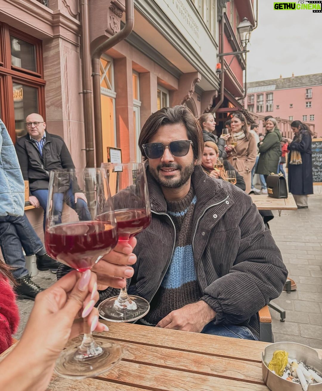 Dimpi Sanghvi Instagram - Timeless charm in the heart of Frankfurt’s historic old town🏰 💛 @visitfrankfurt #visitfrankfurt #dimpitraveldiaries #frankfurt #mumbailuxurylifestyleinfluencer #dimpisanghvi Wearing @urbanic_in @urbanicsquad Frankfurt, Germany