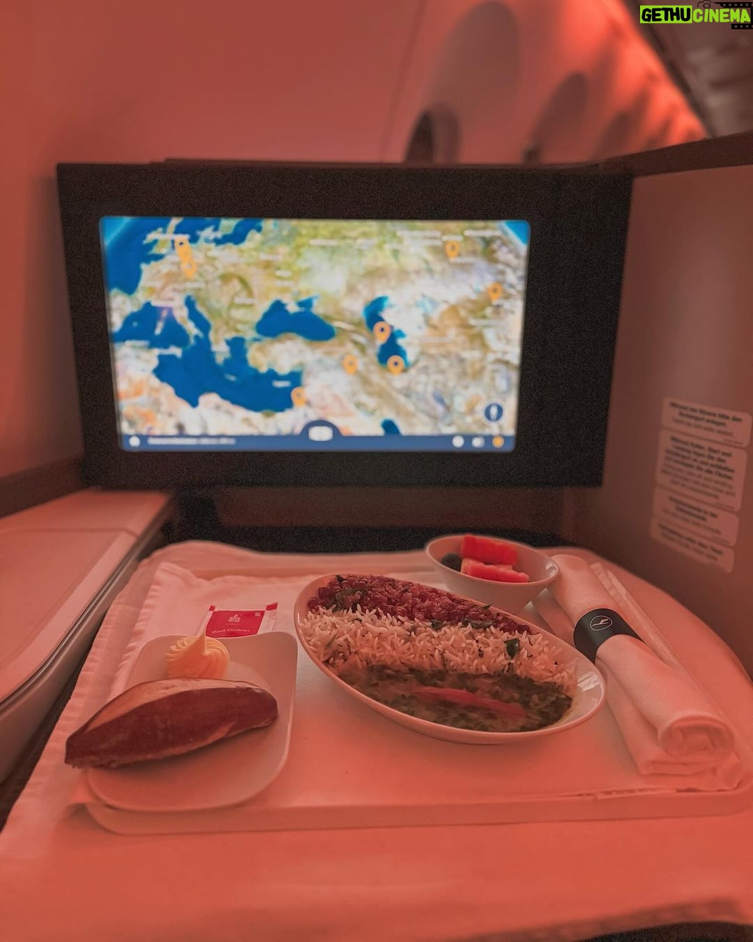 Dimpi Sanghvi Instagram - Hyderabad ➡️ Frankfurt Experiencing the epitome of luxury at 30,000 feet with Lufthansa Business Class ✈️✨ @lufthansa #LufthansaBusinessClass #Lufthansa #LufthansaNewRoute #LufthansaB787 #TravelGoals #DimpiSanghvi #LufthansaHyderabadToFrankfurt #DimpiTravelDiaries #Germany