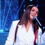 Dina Garipova Instagram - Здравствуйте, друзья мои! ⠀ Я еще раз поздравляю Вас с Новым Годом и Рождеством! 🎄 Пусть каждый новый день приносит вам много добра! ⠀ И если вы не успели посмотреть мое выступление в новогоднюю ночь (как и я сама, если честно 😅), то можете посмотреть его сейчас ☺️ ⠀ Я благодарю Первый канал за приглашение! И за то, что позволили давно любимой песне прозвучать по-новому. Спасибо Алексею Голубеву @alexey_k_golubev и всей команде за то, что так тонко прочувствовали песню и создали невероятно нежный номер! Благодарю Ивана Васильева @vasiliev.art за то, что вместе со мной был на этой сцене и подарил зрителям столько таланта и красоты! Спасибо Радику Салимову @radik__salimov за участие в создании новой аранжировки. Ты, как и всегда, сумел привнести в нее нотки волшебства! Спасибо Ане @bossamusicinc за то, что всегда находишь нужное направление и помогаешь дарить песням новую жизнь! И спасибо Свете @svetllana___ за то, что делаешь меня красивой)) ⠀ #ДинаГарипова #DinaGaripova #ДинәГарипова #НовыйГод #Первыйканал