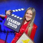 Dina Garipova Instagram - Я всегда мечтала попасть в кино. И у меня со временем появился опыт подготовки музыки к фильмам и один раз я даже поучаствовала в съемках, как настоящая актриса)) А теперь мне посчастливилось записать саундтрек к великолепному сериалу «Зулейха открывает глаза», за который я была отмечена первой в своей жизни наградой в сфере кинематографии на фестивале фильмов о правах человека «Сталкер» @kinofestival_stalker !👏👏 Чувства непередаваемые! ⠀ И особенно приятно, что эта награда присвоена мне за исполнение моей любимой песни на татарском языке «Ай, былбылым». ⠀ Я хочу поблагодарить мою невероятно талантливую и креативную команду за то, что мы смогли прочувствовать и представить всем новое звучание легендарной песни! Спасибо Леше Роуману @rouman за большой вклад! Спасибо Радику Салимову @radik__salimov за его авторское видение и тонкий подход к работе! Каждую песню из моего татарского альбома «ЭТНО» мы стараемся написать, как настоящую историю. Чтобы каждый звук и каждое слово было сказано не зря. И это очень вдохновляет! ⠀ Ещё я хотела бы поблагодарить Гузель Яхину @yakhina.info за то, что она написала книгу, которая смогла тронуть сердца всех, кто ее прочитал! Когда моя мама услышала о том, что нашу песню выбрали в качестве саундтрека к фильму по этому роману, она была в таком восторге! ⠀ Я благодарна всем, кто работал над фильмом: Егору Анашкину, Антону Шварцу, кинокомпании «Русское» @russkoefilmcompany, телеканалу «Россия» @tvrussia! У вас получилось создать сильное кино, которое хочется пересматривать снова! ⠀ Спасибо актерам за великолепную работу! И отдельное спасибо чудесной ✨ Чулпан Хаматовой @chulpanofficial ✨ за то, что поверила в меня и познакомила с командой фильма! ⠀ Я счастлива, что нашу музыку услышали и так высоко оценили! И очень рада быть частью хорошего кино! ⠀ #ЭТНО #зулейхаоткрываетглаза #Айбылбылым #ДинаГарипова #DinaGaripova #динәгарипова