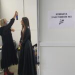 Dina Garipova Instagram - Вновь я окунулась в мир «Голоса»... и всё по-прежнему волнительно и музыкально 🥰 ⠀ Угадайте, в роли кого я здесь на этот раз: участника или гостя?😉 ⠀ #ДинаГарипова #DinaGaripova #ДинәГарипова #Первыйканал #Голос @voice1tv