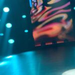 Dina Garipova Instagram - Откроем завесу тайны 🙃 Вот песня #ThePrayer , которую мы исполнили в Крокус Сити Холле вместе с @gregory_chernetsov! ⠀ Смотрите наше выступление в концерте #ОбьяснениеВЛюбви 8 марта на Первом канале @1tv в 10:20 😉 ⠀ #ДинаГарипова #ДинәГарипова #DinaGaripova #ГригорийЧернецов #Первыйканал