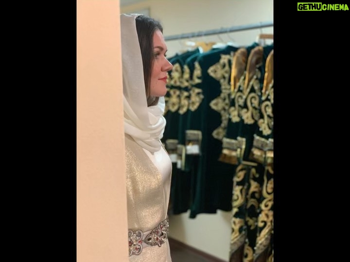 Dina Garipova Instagram - Вернулась с отпуска и сразу на концерт 🎶 ⠀ Спасибо @tatgosansambl и @radik__salimov за радость исполнить с вами #ЭТНО снова! ⠀ #ДинаГарипова #ДинәГарипова #DinaGaripova