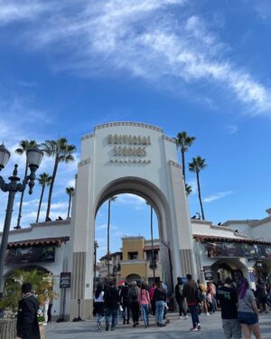 Dina Garipova Instagram - Вот ещё несколько кадров)
⠀
Если соберетесь поехать в Universal Studios, рекомендую приобрести express билет. Он немного дороже обычного, но по нему вы сможете пройти все аттракционы без очереди! Это очень сэкономит вам время и вы сможете успеть больше всего увидеть ☺️
⠀
Я пока в приятном шоке от происходящего!
⠀
P.S. @sole_handmade ! Каждый день получаю комплименты в адрес моей куртки с супергероями😉♥️ Спасибо большое за такую крутую вещь! 🥰
⠀
А мы поехали дальше 👋🏼
⠀
#ДинаГарипова #DinaGaripova #ДинәГарипова #LosAngeles