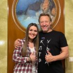 Dina Garipova Instagram - Впервые спела вместе с легендарным Дмитрием Харатьяном! 👏👏 Он невероятно талантливый и добрейший человек! Счастлива была стоять с ним на одной сцене! #ДинаГарипова #DinaGaripova #ДмитрийХаратьян