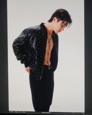 Dino Instagram - behind📸

@arenakorea