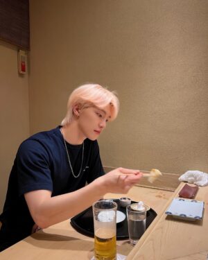 Dino Instagram - 🍣