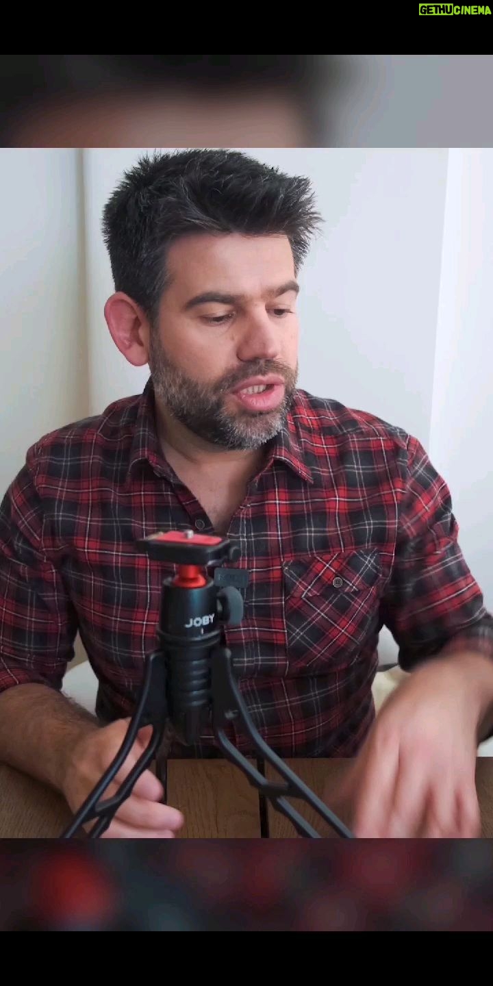 Diogo Beja Instagram - Novo vídeo no meu canal de YouTube. Subscrevam, o link é simples: www.youtube.com/diogobeja. :) #fotografia #whatsinmybag #youtube #fujifilm