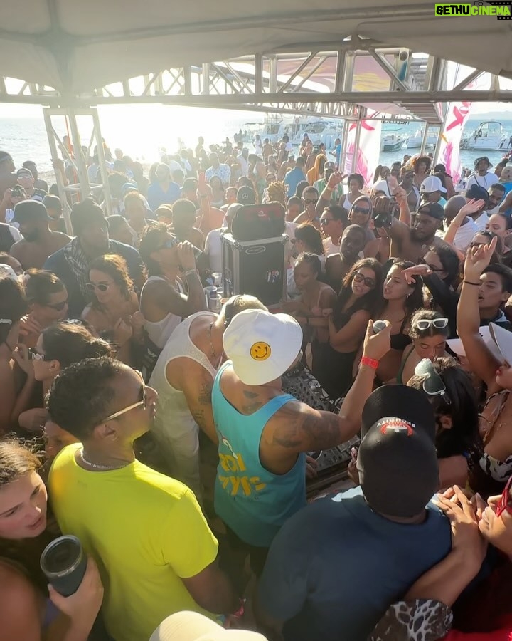 Diplo Instagram - off to a good start 🇯🇲💚🖤💛 Kingston, Jamaica