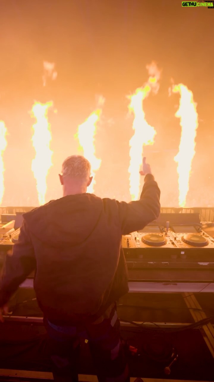 Diplo Instagram - thanks for making this #1 on beatport for the past three weeks ♥️♥️ @hugelthug