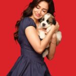 Disha Patani Instagram - Share a heartwarming bond with your pets, fueled by love and nourishing meals @droolsindia ❤️🐾😍 #droolsindia