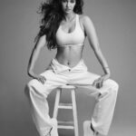 Disha Patani Instagram - @calvinklein #mycalvins 🖤 Photographed by @lesliekeesuper
