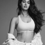 Disha Patani Instagram - @calvinklein #mycalvins 🖤 Photographed by @lesliekeesuper