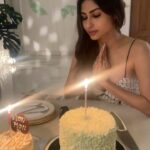 Disha Patani Instagram - My monz ❤️ You are so special and you really have changed my life this year in the most amazing way, All my happiest memories are with you❤️ . Happiest b’day to the most beautiful woman inside out ❤️ i love you so much🥹❤️ keep spreading your infectious love and positive energy everywhere you go🌸 i love you❤️