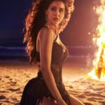 Disha Patani Instagram - From the music composition to the video execution .. this part be most special and close to my heart ❤️ #kyunkarufikar full video out now.. link in my bio🌸✨