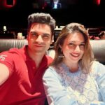 Divyanka Tripathi Instagram – Satur-date well spent! Blockbuster Bollywood movie followed by an ‘almost’ shared platter of streetside Golgappa and later a take away binge plate of Paapdi-chaat. 
Chhote pal, badi khushiyan!
.
.
.
With @vivekdahiya 
In @zubeida_diaries
@socialpinnaclepr Lokhandwala