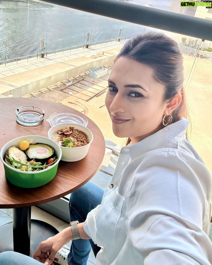 Divyanka Tripathi Instagram - I want you to be a part of beauties that I witness from day to day. Here's my healthy breakfast at a balcony facing a canal. #SimplePleasures #AvocadoSunnySideUp #Muesli
