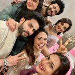 Divyanka Tripathi Instagram - गये थे छोटा सा बटुआ ले कर, लौटाया झोली भर प्यार दे कर। From Sandii's...