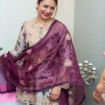Divyanka Tripathi Instagram - Moods Colours Lights Drama ❤️💚🩵Happy Chhoti Diwali 💜💙🧡 Solos from Sandii's @sandiipsikcand . . . . Styling @stylebysugandhasood Outfit @vyoum_official Jewellery @glamjoyeria @oakpinionpr