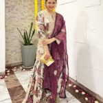 Divyanka Tripathi Instagram - Moods Colours Lights Drama ❤️💚🩵Happy Chhoti Diwali 💜💙🧡 Solos from Sandii's @sandiipsikcand . . . . Styling @stylebysugandhasood Outfit @vyoum_official Jewellery @glamjoyeria @oakpinionpr