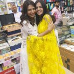 Divyanka Tripathi Instagram - I went out Diwali shopping and got the best Diwali gift! 😍 You make me swell with pride darling @ruhaanikad! #DivRu #IshRu