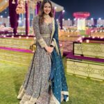 Divyanka Tripathi Instagram - Sun-ne mein aaya hum acchhe lag rahe the! Is baat mein kitni sacchai hai, Aap bataiye.... Press 1 for Sundar, 2 for OK OK....and if you like it - LIKE IT❤️