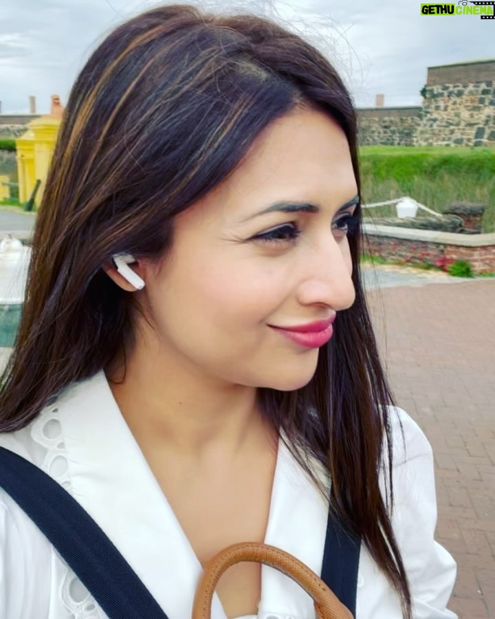 Divyanka Tripathi Instagram - Was going down the memory lane and spotted these. Sharing a few memories from the trip to Cape Town this season. Keep scrolling.😊⬅️👆