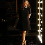 Divyanka Tripathi Instagram - Confidence in place - Reflection ablaze! . . . . 💃@tesoro_by_sania @stylebysugandhasood 💄@sharukh_rocks902 👩🏻@irshad__hair 📸@chanchlesh_thakur_cp
