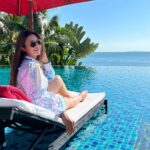 Divyanka Tripathi Instagram - It's raining outside but my spirit feels like👆🏖️😎