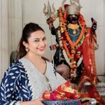 Divyanka Tripathi Instagram - Darshanaarthi! Happy Ekadashi😊🙏 #KaaliTemple Kalighat kali Mandir