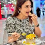 Divyanka Tripathi Instagram - Travel, Food and Right company... Things we work hard for.